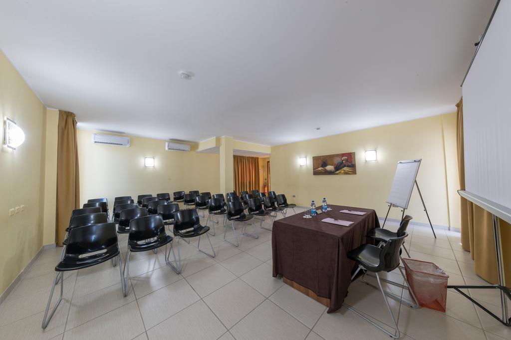Hotel La Ninfea Montesilvano Marina المظهر الخارجي الصورة