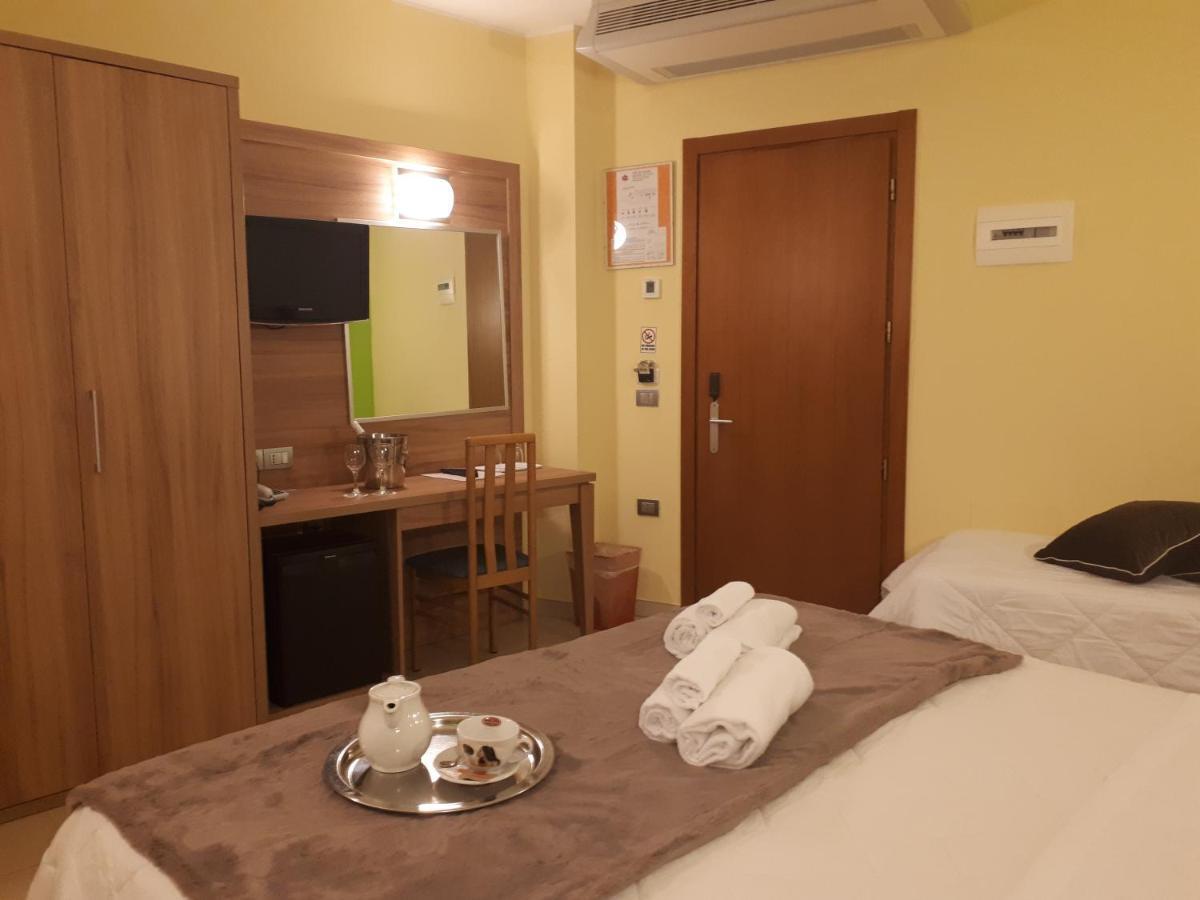 Hotel La Ninfea Montesilvano Marina المظهر الخارجي الصورة
