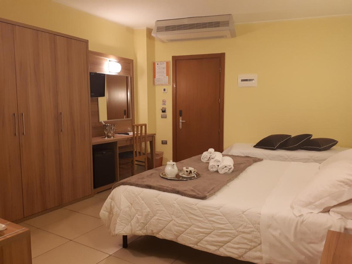 Hotel La Ninfea Montesilvano Marina المظهر الخارجي الصورة