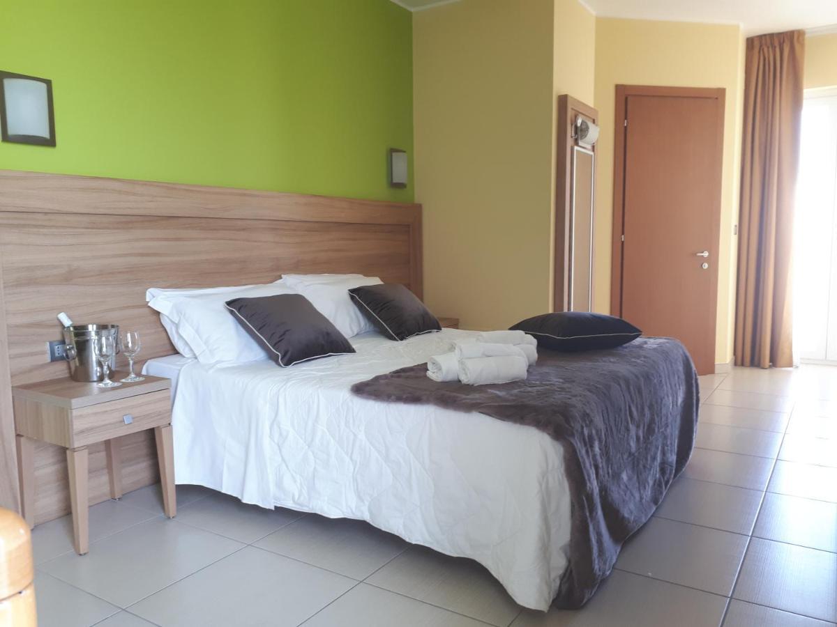 Hotel La Ninfea Montesilvano Marina المظهر الخارجي الصورة