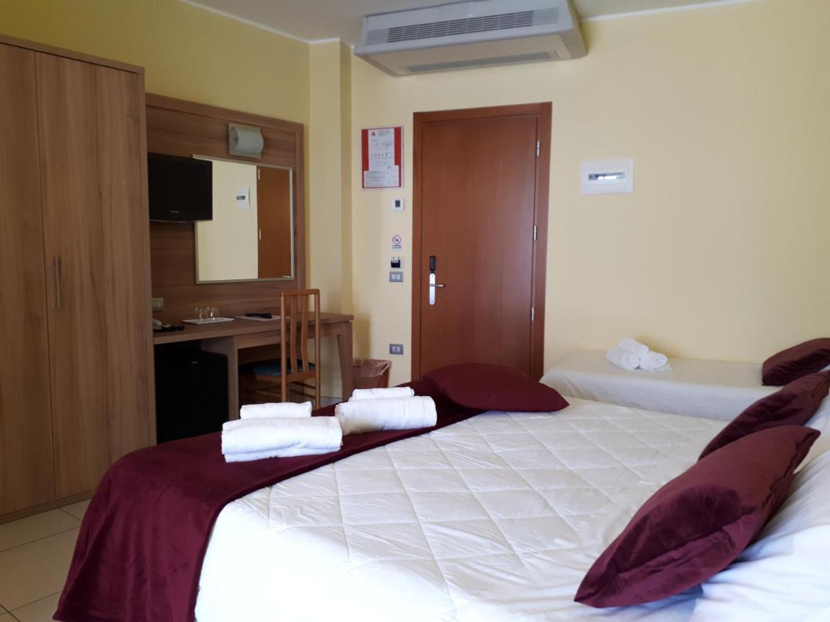 Hotel La Ninfea Montesilvano Marina المظهر الخارجي الصورة