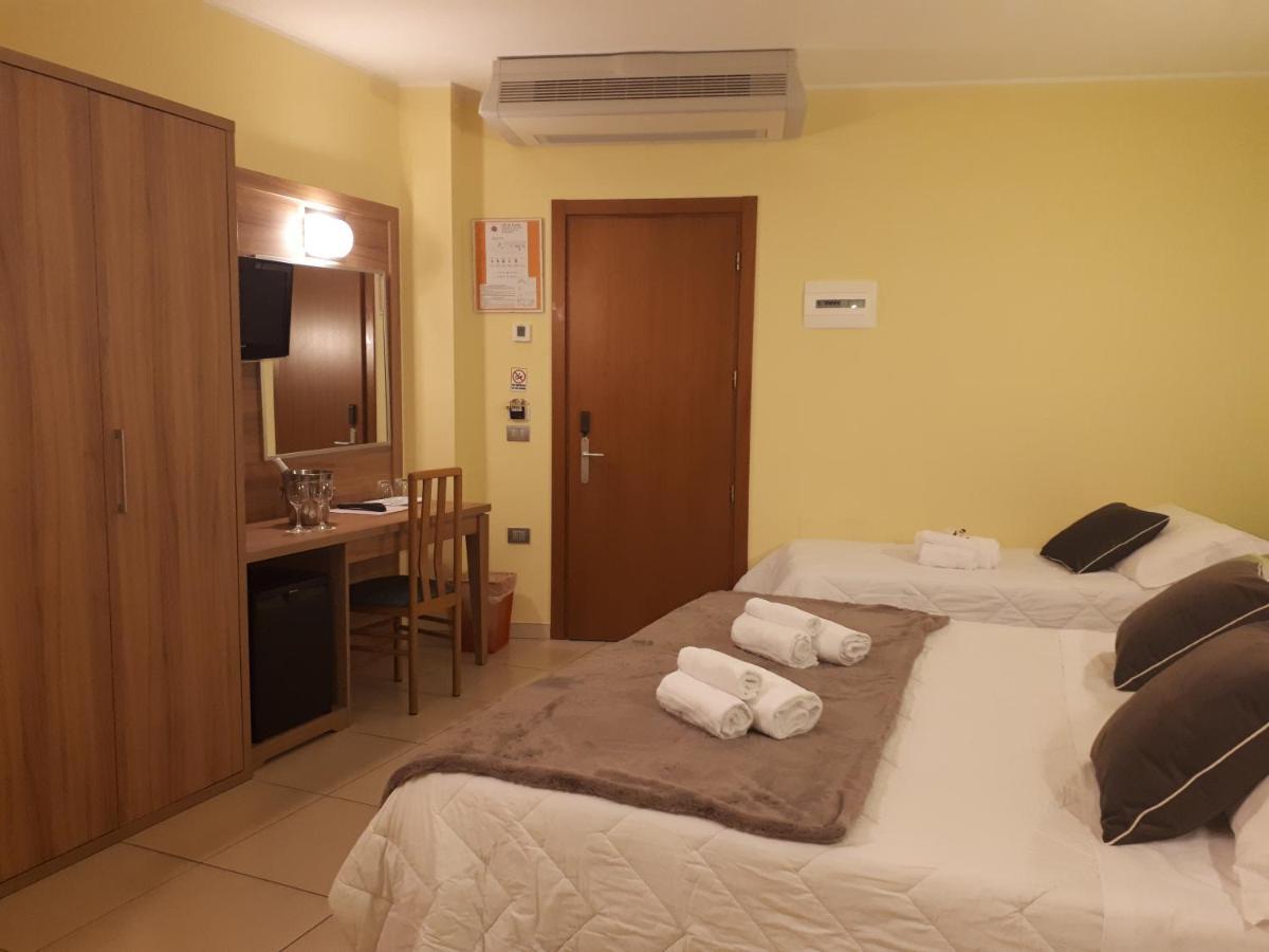 Hotel La Ninfea Montesilvano Marina المظهر الخارجي الصورة