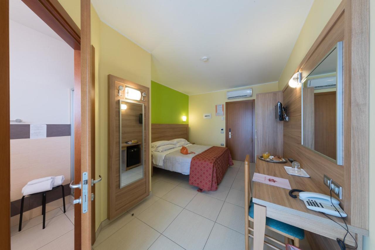 Hotel La Ninfea Montesilvano Marina المظهر الخارجي الصورة
