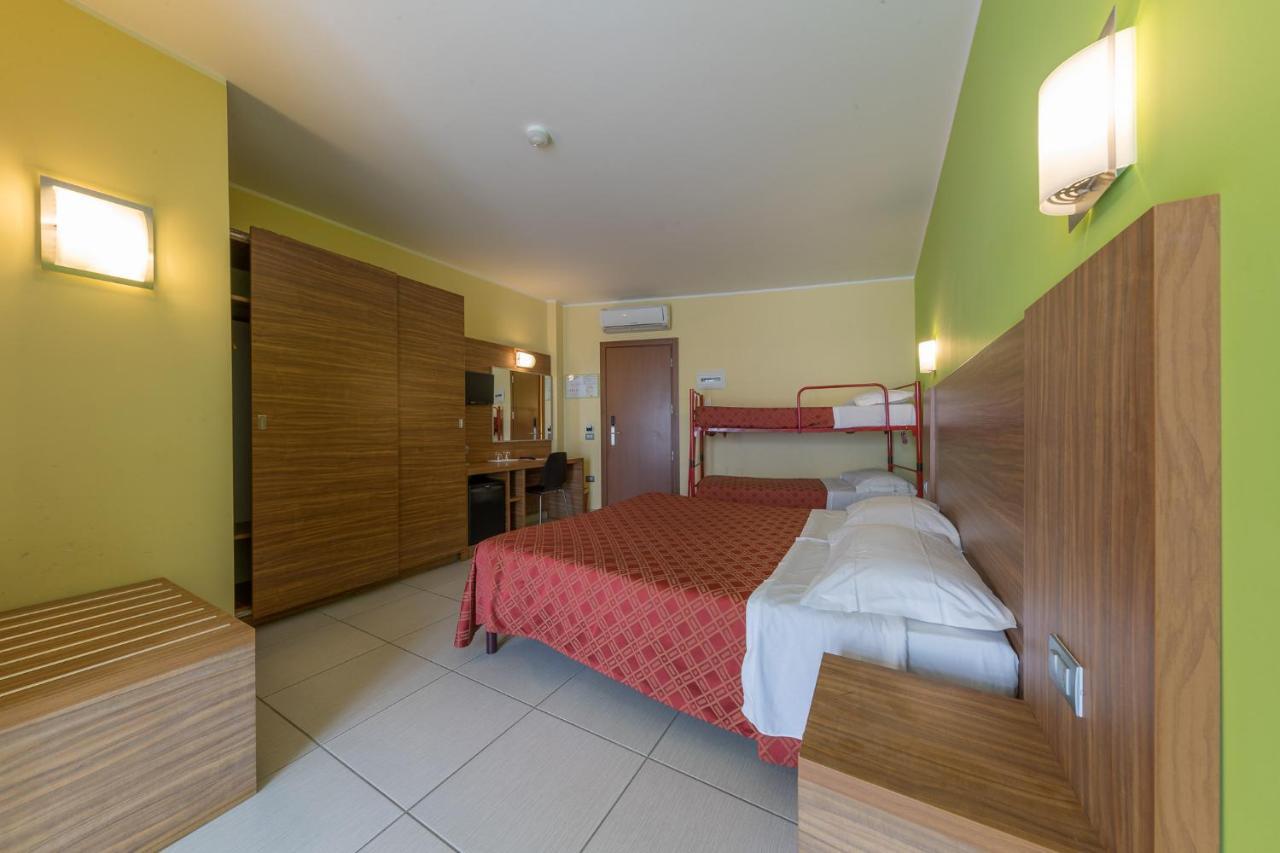 Hotel La Ninfea Montesilvano Marina المظهر الخارجي الصورة